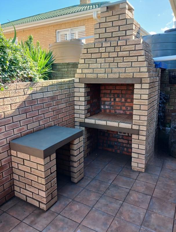 3 Bedroom Property for Sale in Stilbaai Wes Western Cape